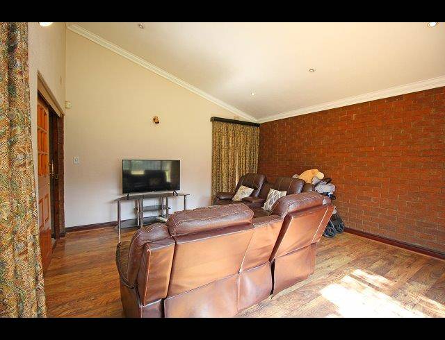 5 BEDROOM HOUSE FOR SALE IN BRUMA
